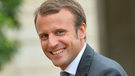 Presiden Perancis Emmanuel Macron Balas Puisi Gadis 13 Tahun